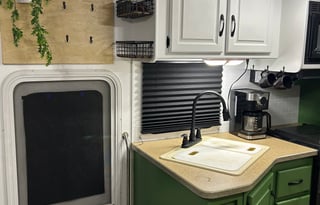 Earth Trekker 35’ Motorcoach for 8