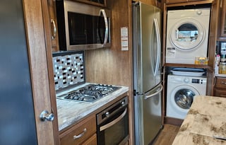 2018 Keystone Montana 3921FB Fifth Wheel