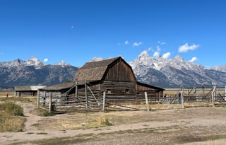 Earth Trekker 35’ Motorcoach for 8