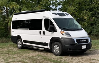 2021 Roadtrek Play ( dog friendly)