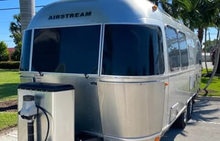 2017 Airstream RV Flying Cloud 23FB HAL 611