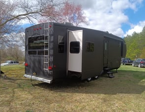 Keystone RV Mountaineer 326RLT