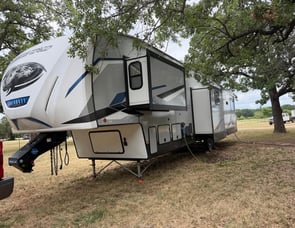 Forest River RV Cherokee Arctic Wolf Suite 3660