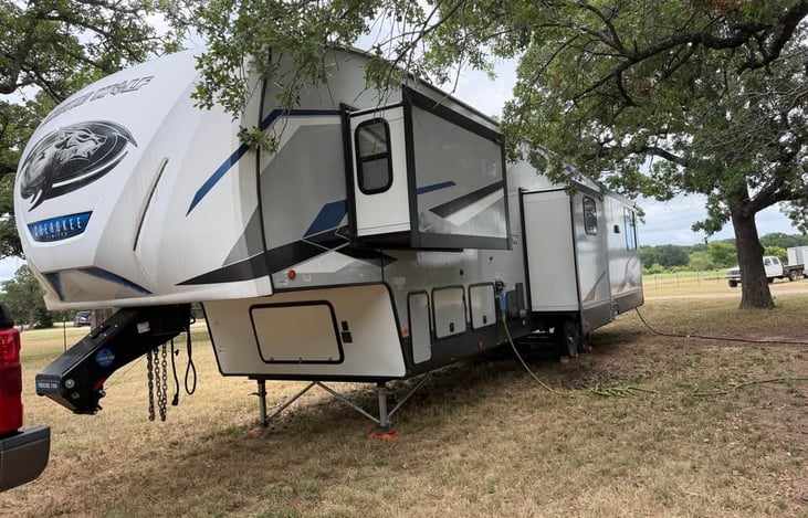 Direct Campsite Delivery & Setup
Skip the stress of towing, backing in, and hooking up! This premium fifth wheel offers the ultimate luxury convenience. Large open floor plan, king size bed.