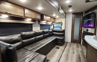 Bunkhouse!Sleeps 10, Spacious, Pet Friendly,Island