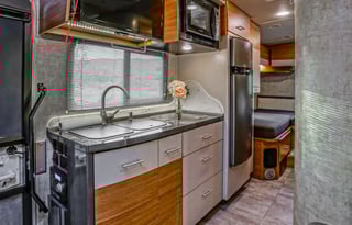 2018 Winnebago Navion 24V - DB
