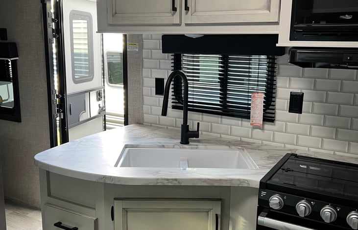 Fully Stocked Kitchen.