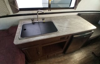 Great layout large windows, skylights + power lift