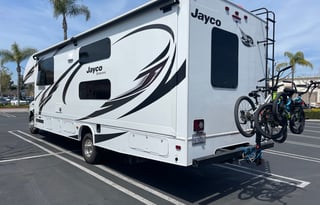 Family - Friendly 32ft Class C  < Sleeps 8   >