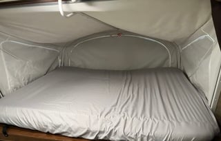 2016 Jayco Jay Feather Hybrid, Sleeps 5-6