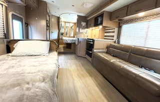 2020 Thor Motor Coach Daybreak 27DB