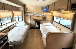 2020 Thor Motor Coach Daybreak 27DB