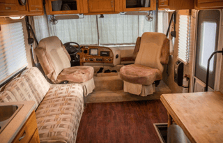 Spacious configuration, convenient desk, +Starlink