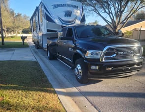 Grand Design Momentum M-Class 350M