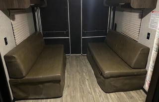 Forest River RV Cherokee Grey Wolf 27rr Toy Hauler