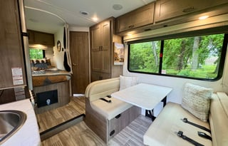 RV Queen's New 2025 "Cubby" easy Class C!
