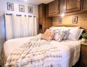 coachmen leprechaun ford 450 320bh