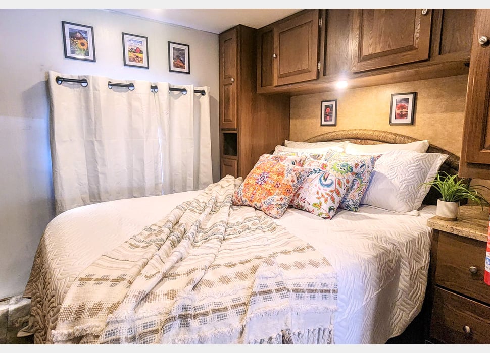 Class C Motor Home rentals in Rosenberg