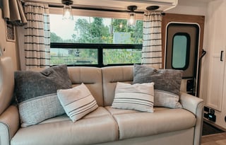 The Chic Chateau - Fully Stocked Luxe RV