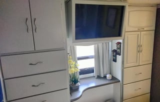 2003 Fleetwood RV Pace Arrow 37A