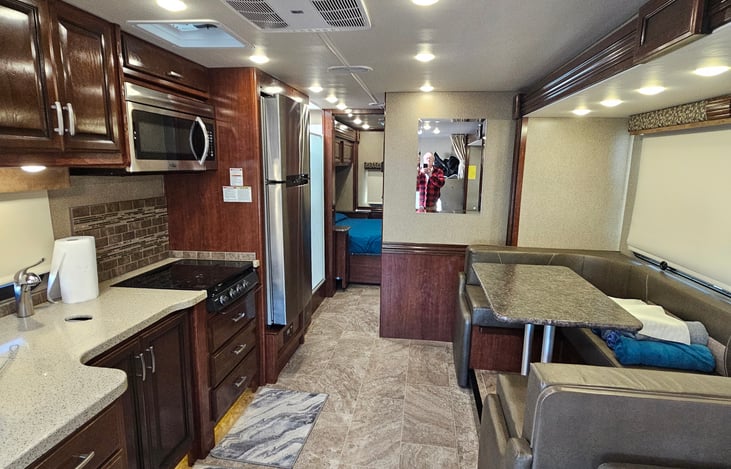 Kitchen & Dining area