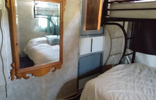 Cool Forest River 27' spacious and light