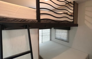 2022 Forrest River Cherokee Arctic Wolf 3770 Suite