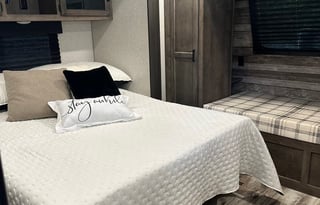 2022 Venture SportTrek HAL685