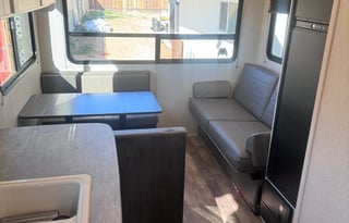 Keystone Hideout 20RDWE — Easy Tow Sleeps 5