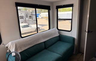 Luxury Family Fifth Wheel - 2025 Keystone Sprinter