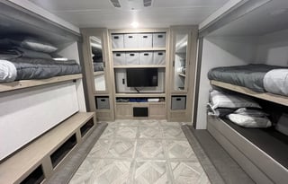 2024 Wildwood Forest River 31KQBTS