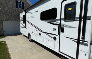 Campfire Cruiser – Easy to Drive pet friendly RV