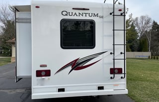 2021 Thor Quantum SL31 Class C