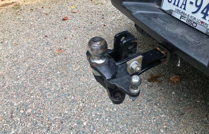 Weight distribution hitch