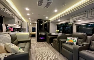 Meet Rosanna - The Cozy Family Friendly Entegra 34