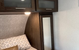 Nice and Ready to camp - with large bathroom!