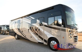 2018 Thor Motor Coach Miramar 37.1