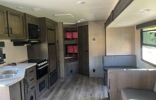 The Unwind Bunkhouse- 2021 Starcraft Autumn Ridge