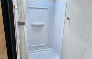 The Cozy Farmland Family Camper 2023