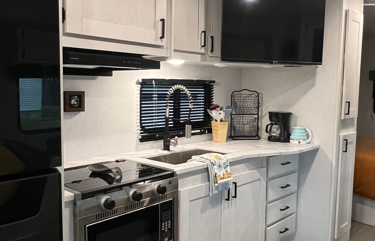 Fully equipped kitchen