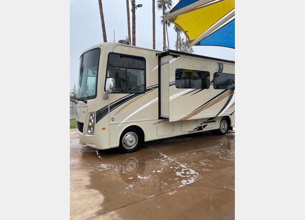 Class A Motor Home rentals in Snelling