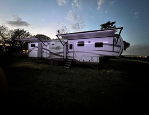 Highland Ridge RV Open Range OF427BHS