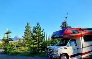 Lucy - Luxury RV for Your Stay in Camp Sherman