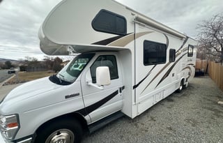 2015 Thor Motor Coach Four Winds 28Z