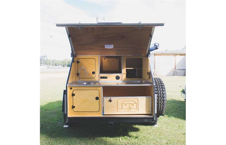 Representative floor plan provided by a trusted RVshare partner.