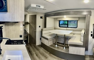 2024 BRAND NEW!! Coachmen Catalina 184BHS