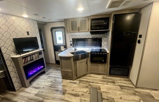 2023Coleman Lantern "Cozy Camper" Big enough for 9