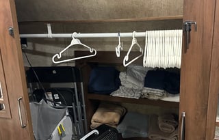 Huge 5th Wheel–2 Full Baths–Great for Kids!