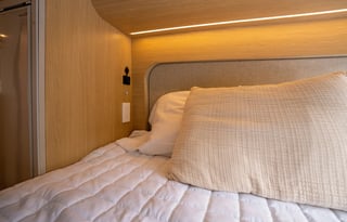 "WanderPop" - Luxury Off Grid Noovo Camper Van