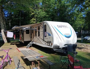 Coachmen RV Freedom Express Liberty Edition 324RLDSLE